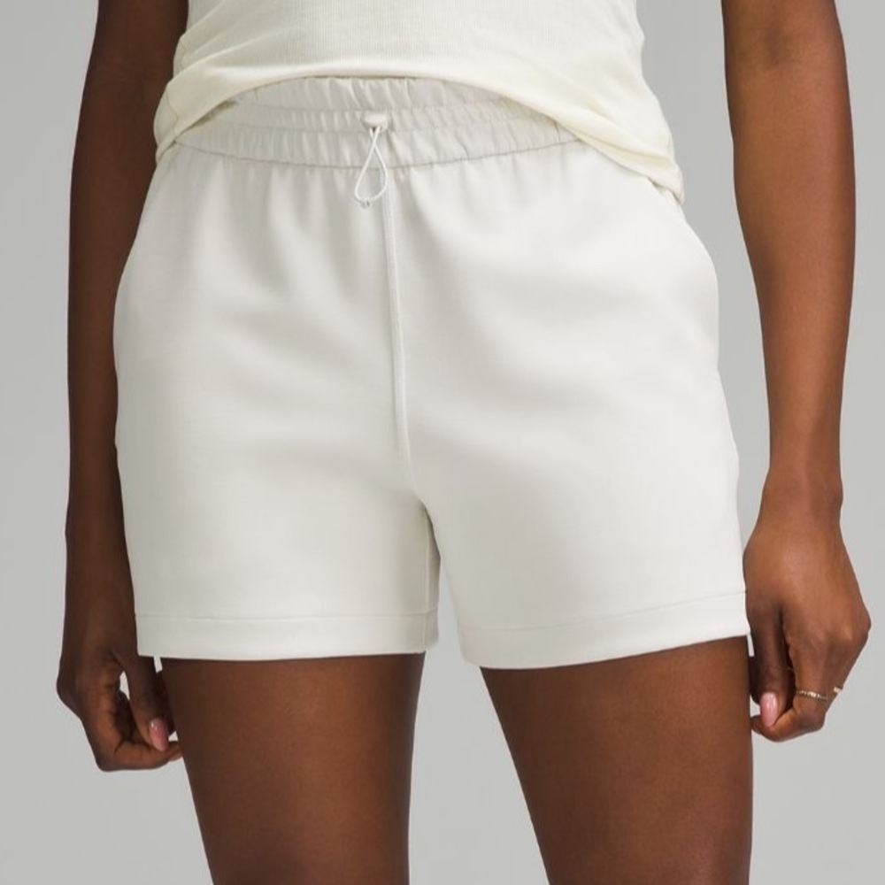 Lululemon Softstreme High Rise Shorts 4”